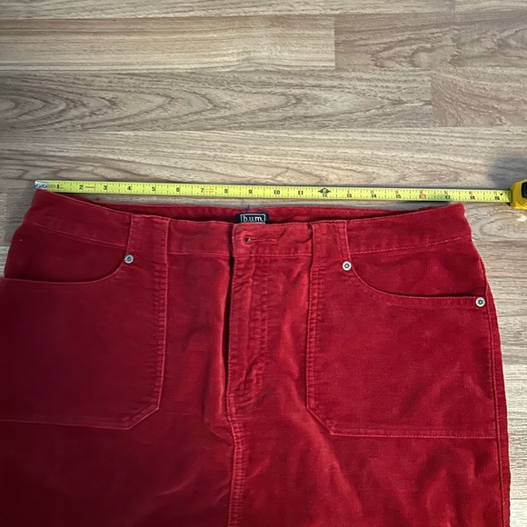 b.u.m. size 14 burgundy skirt - Picture 4 of 5